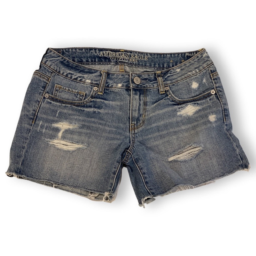 LIKE NEW || AMERICAN EAGLE Midi No Stretch Low Rise Distressed Denim Shorts || 8 - Picture 6 of 12